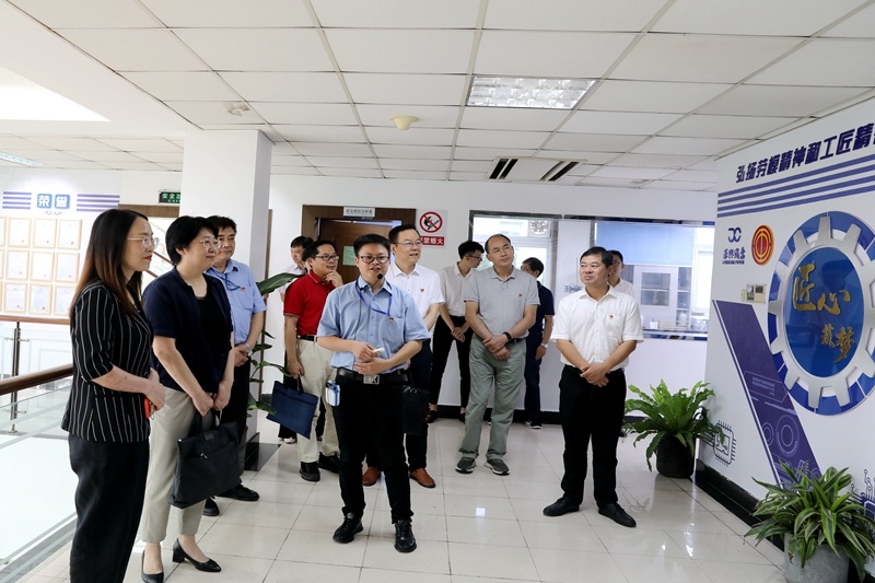 2020年7月14日，时任浙江省总工会党组成员、副主席张卫华一行莅临拉霸LaBa360纸业调研推进新时代产业工人队伍建设改革工作