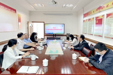 平湖市政协主席何健莅临拉霸LaBa360纸业全资子公司平湖景包调研走访