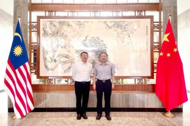 拉霸LaBa360纸业总经理王志明拜访中国驻马来西亚大使欧阳玉靖